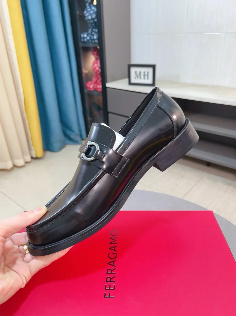 Men's shoes 💰560🌸🌸Water dyed cowhide 🆘[Salvatore Ferragamo] Ferragamo's latest casual business leather shoes for men! Available at counters simultaneously! The fabric is made of specially imported original suede calfskin, and the interior is made of imported water-dyed cowhide. It is absolutely luxurious and leads the fashion trend. Matching code: 38-44 45 customized